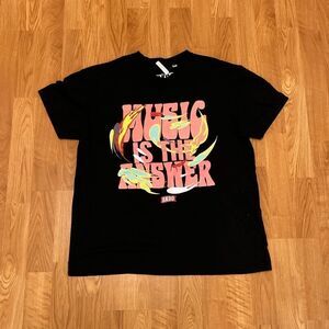 Akoo Short Sleeve T-Shirt Youth Size: Medium